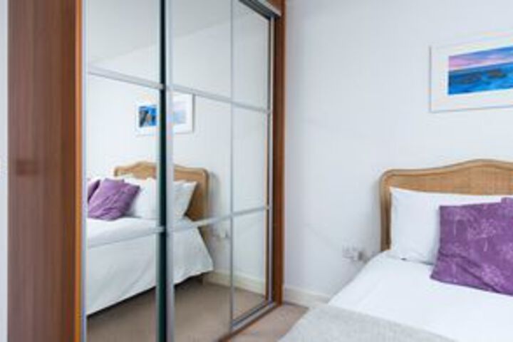 Room 6 of 22