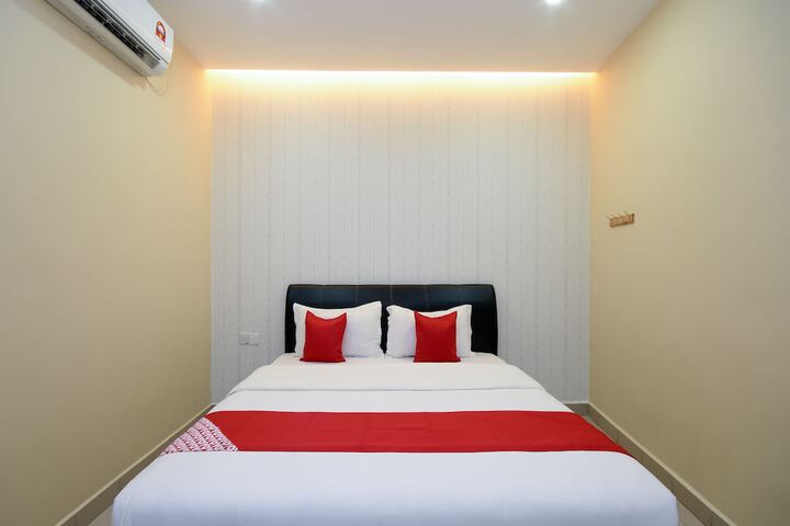 Hotel O Ys Inn