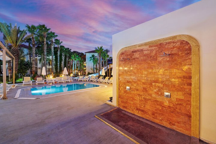 Pool 21 of 62