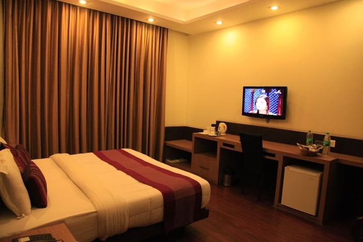Room 3 of 25