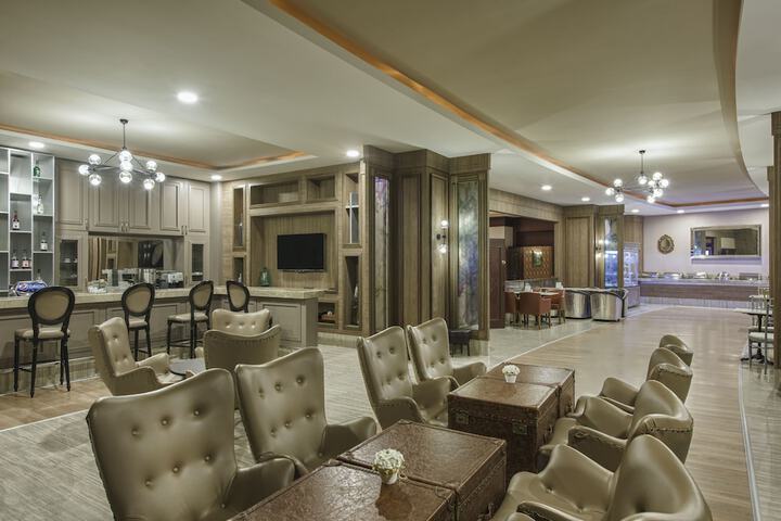 Lounge 119 of 146