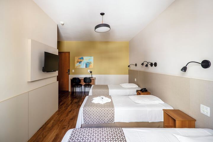 Room 16 of 38