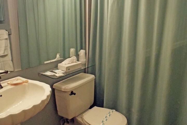 Room 180 of 237