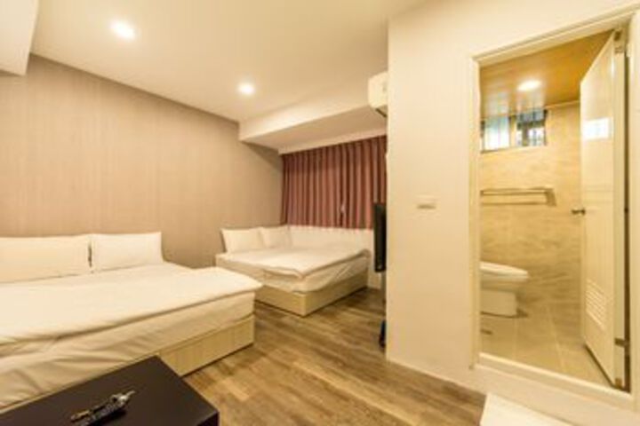 Room 51 of 118