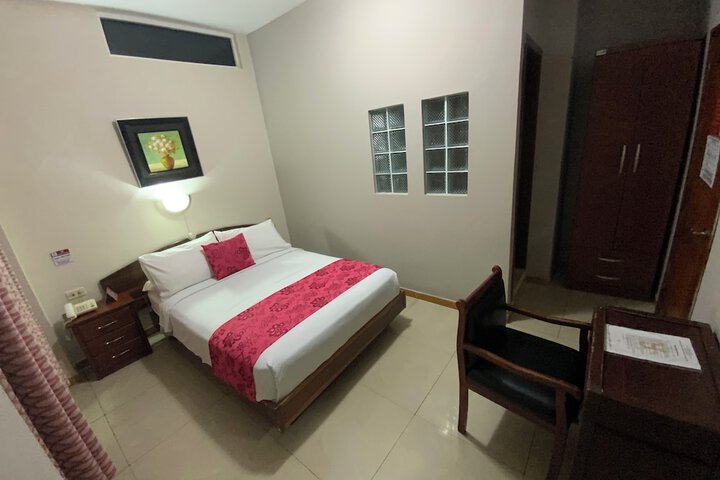 Room 6 of 49
