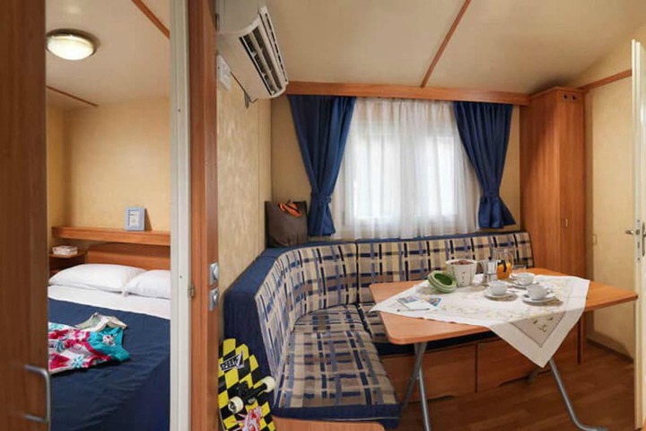 Room 3 of 173