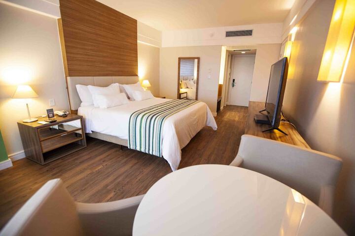 Room 18 of 120