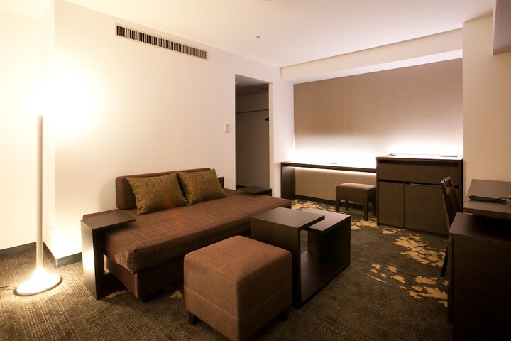 Room 13 of 64