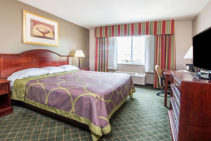 1 King Bed (5 of 12)
