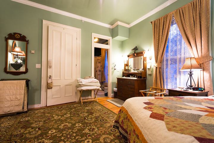 Room 12 of 78
