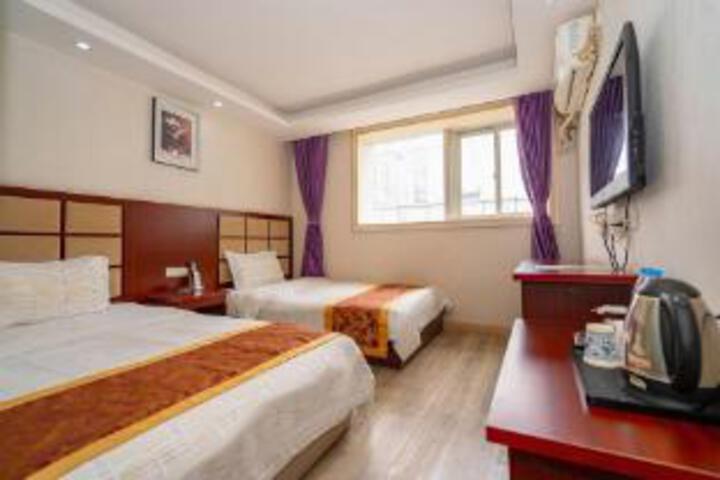 Room 6 of 6