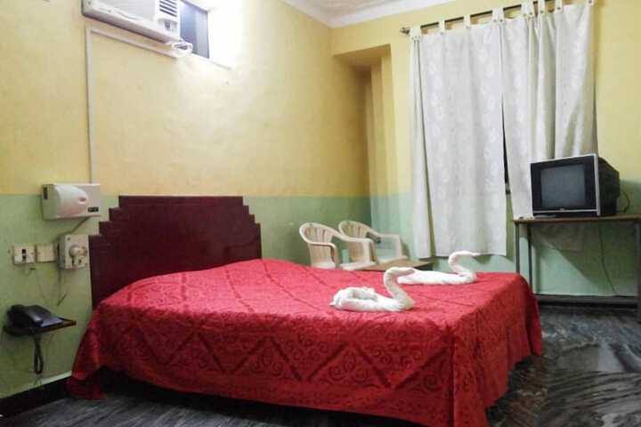 Room 3 of 8
