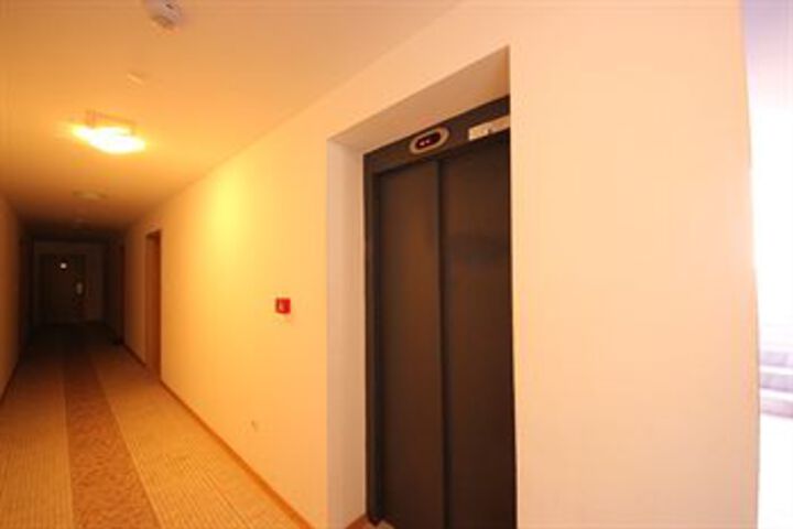 Ballroom/Hall 68 of 153