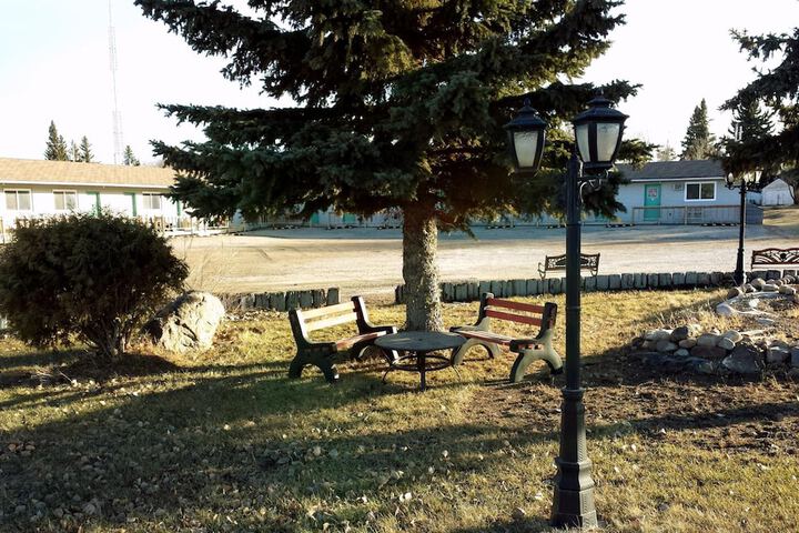 Property Grounds 37 of 49