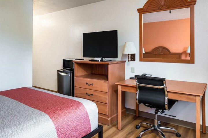Room 15 of 74