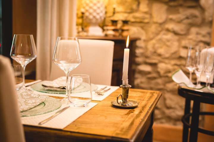 Dining 89 of 109
