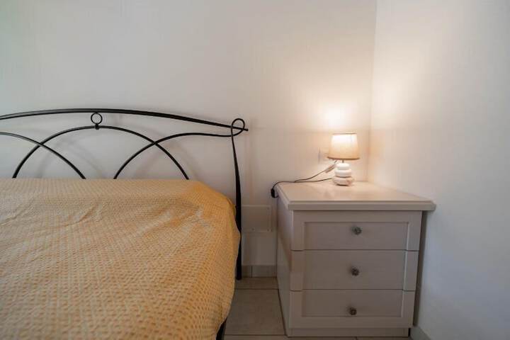 Room 5 of 28