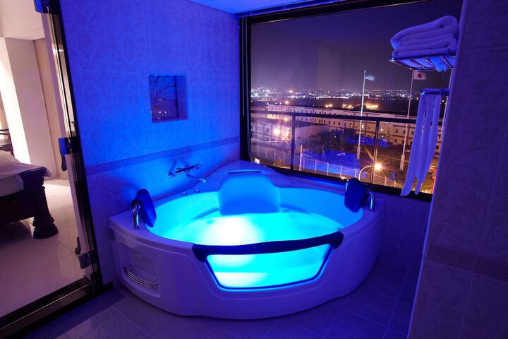 Hot Tub 75 of 127