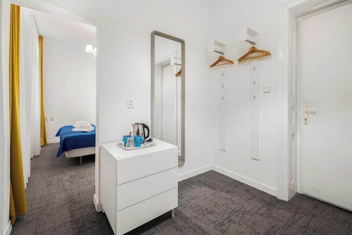 Room 7 of 75