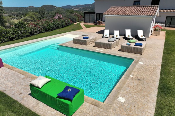 Pool 64 of 93