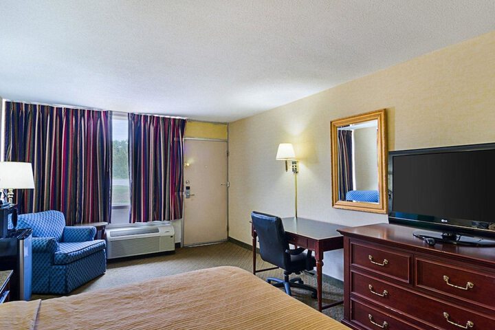 Quadruple King Size Bed (5 of 5)