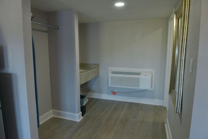 2 Queen Beds (4 of 5)