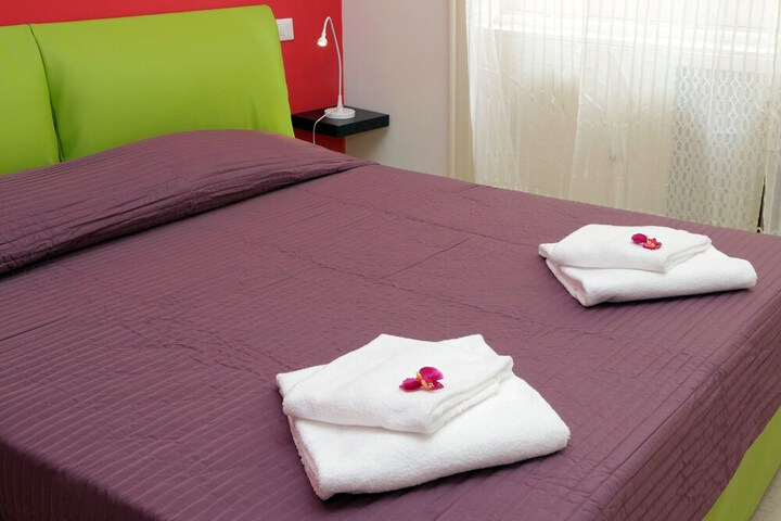 Room 9 of 30