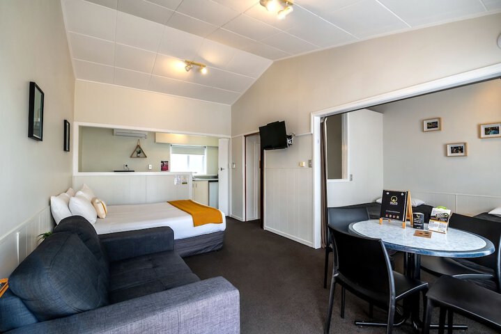 Room 30 of 62