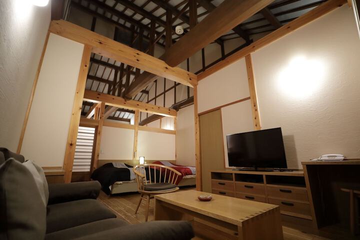 Room 14 of 84