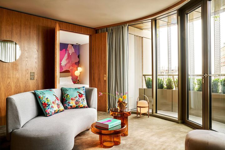 Room 50 of 78