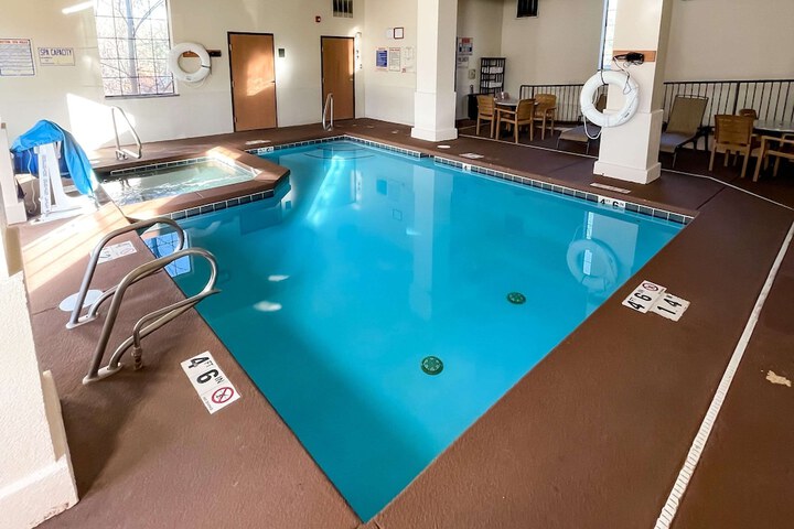 Pool 43 of 64