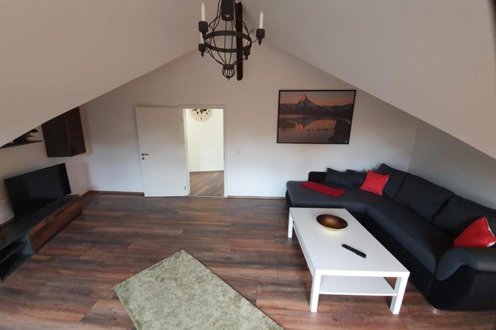 Room 8 of 14