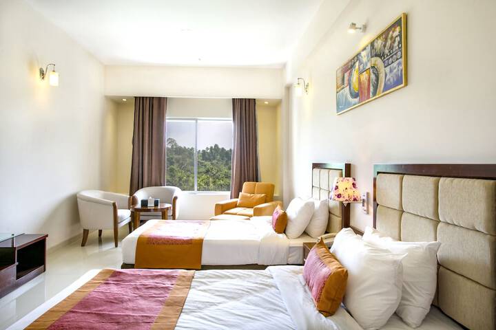 Room 6 of 16