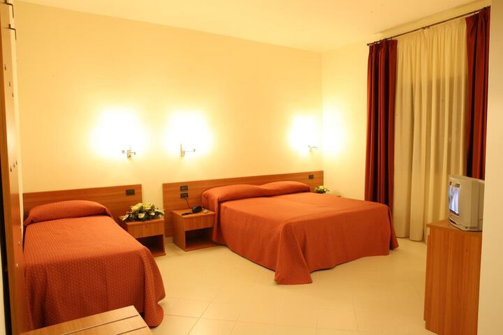 Room 11 of 29