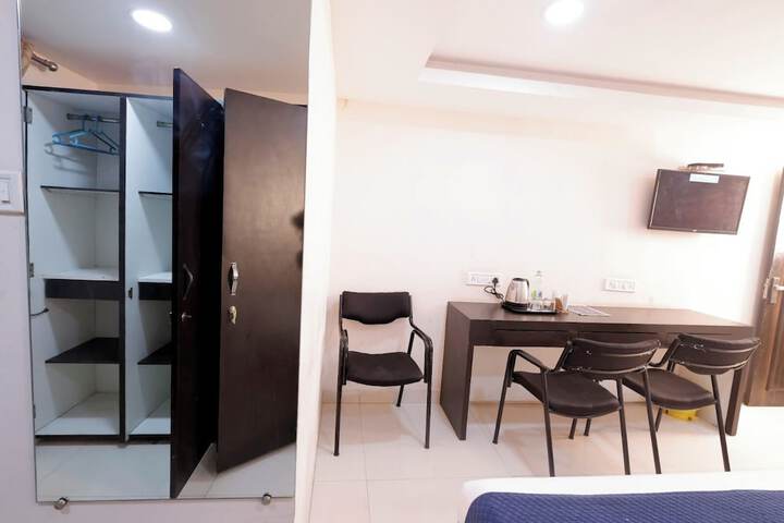 Room 11 of 26