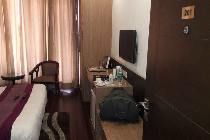Room 16 of 21