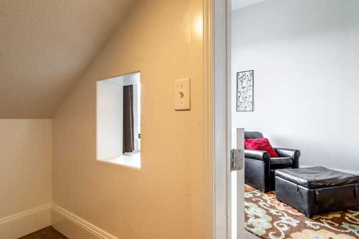 Room 49 of 188
