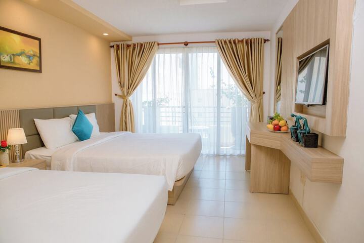 Room 32 of 53