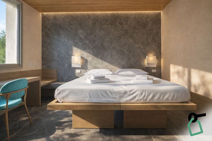 Room 3 of 18