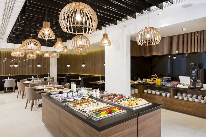 Breakfast area