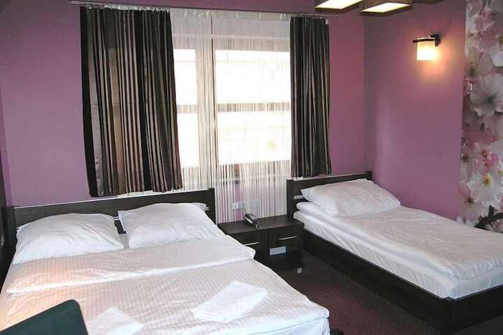 Room 7 of 19