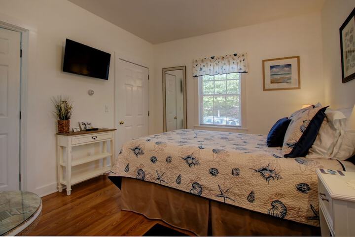 Room 15 of 77