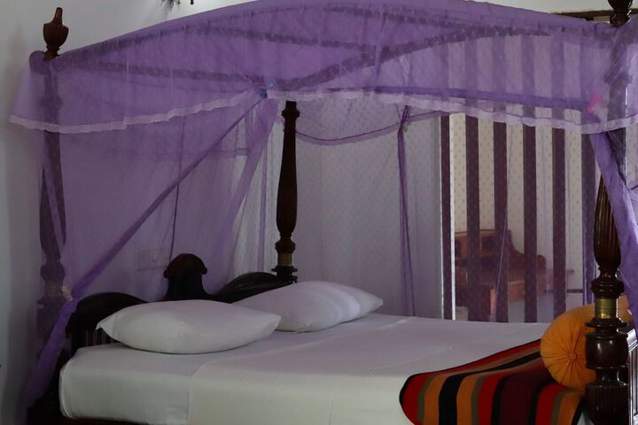 Room 18 of 53