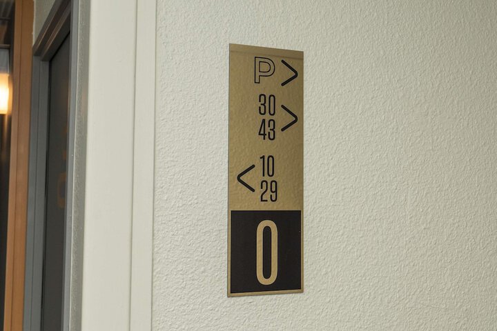 Room 44 of 112