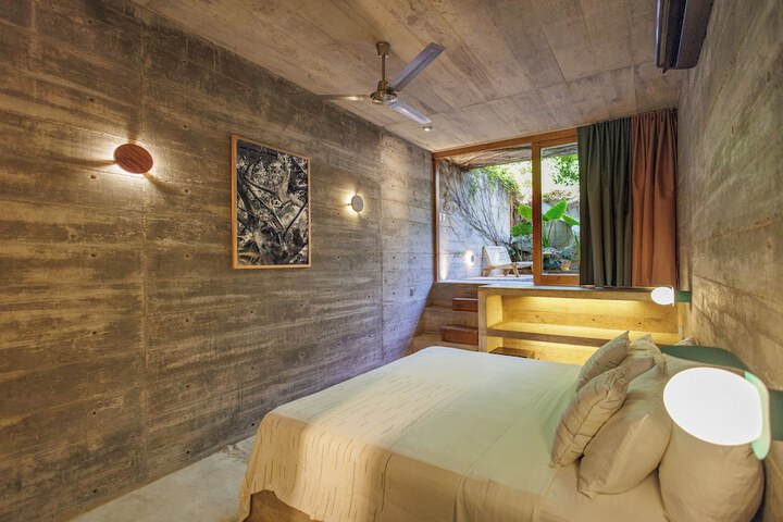 Room 15 of 51