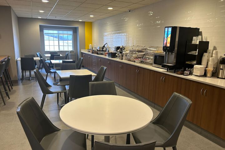 Breakfast/Coffee Service 21 of 25