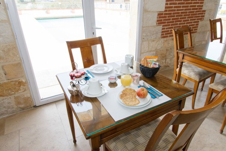 Breakfast/Coffee Service 102 of 117