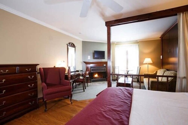 Room 5 of 32