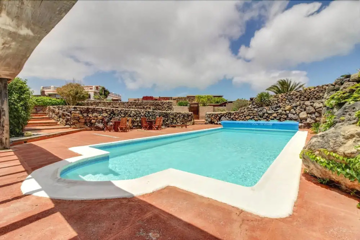 Pool 6 of 12