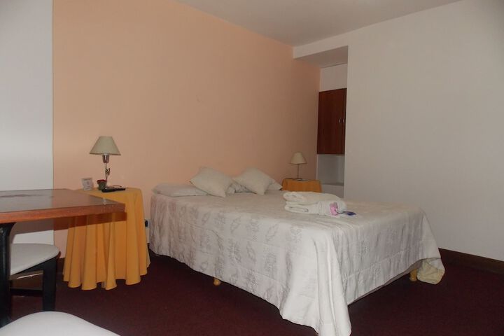 Room 6 of 19